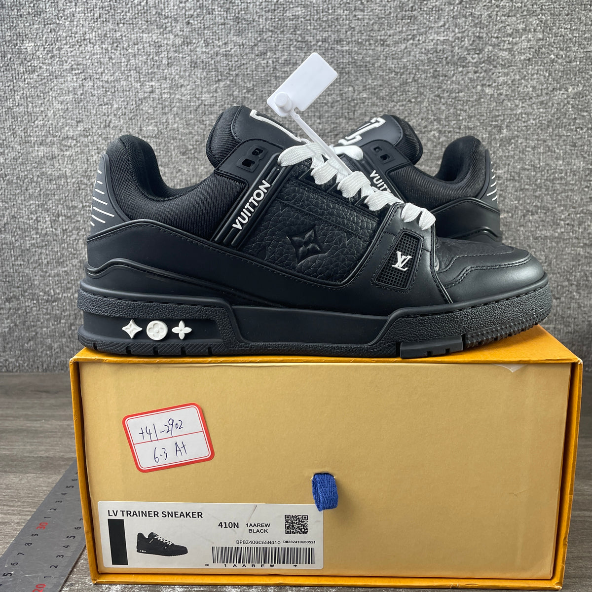 LV Trainer Black
