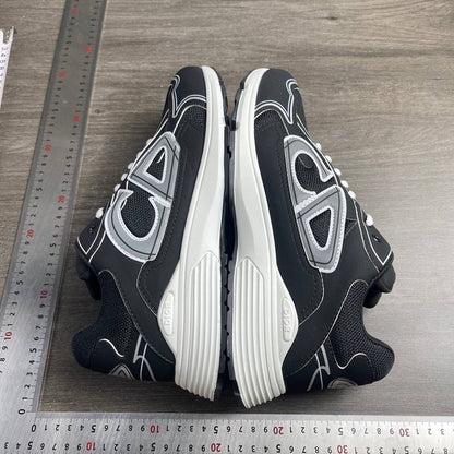 Dior B30 Black & White