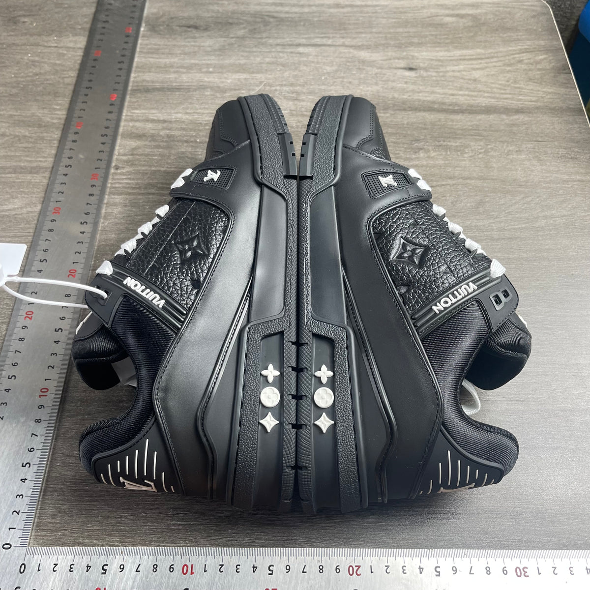 LV Trainer Black