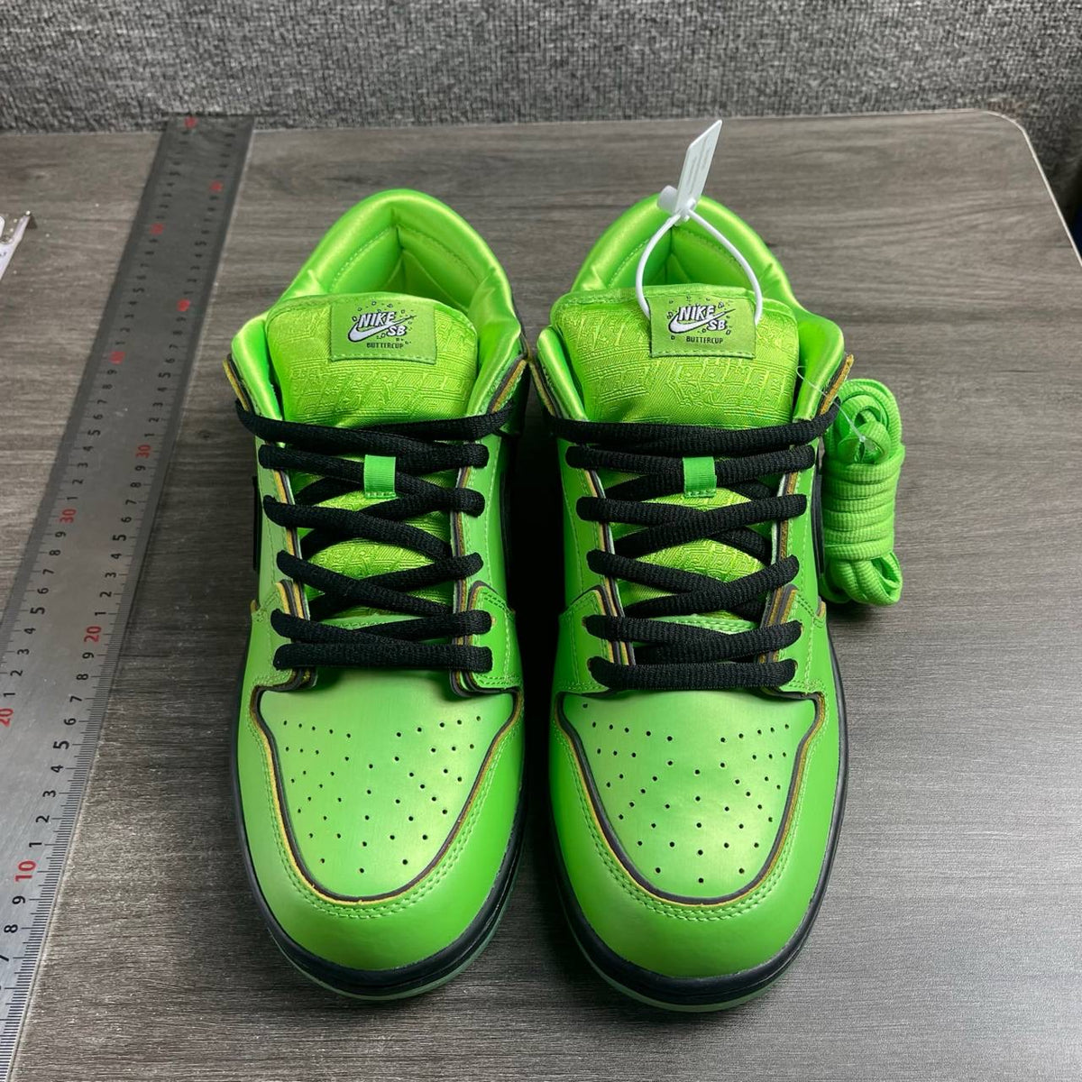 Nike SB Dunk Low The Powerpuff Girls Buttercup