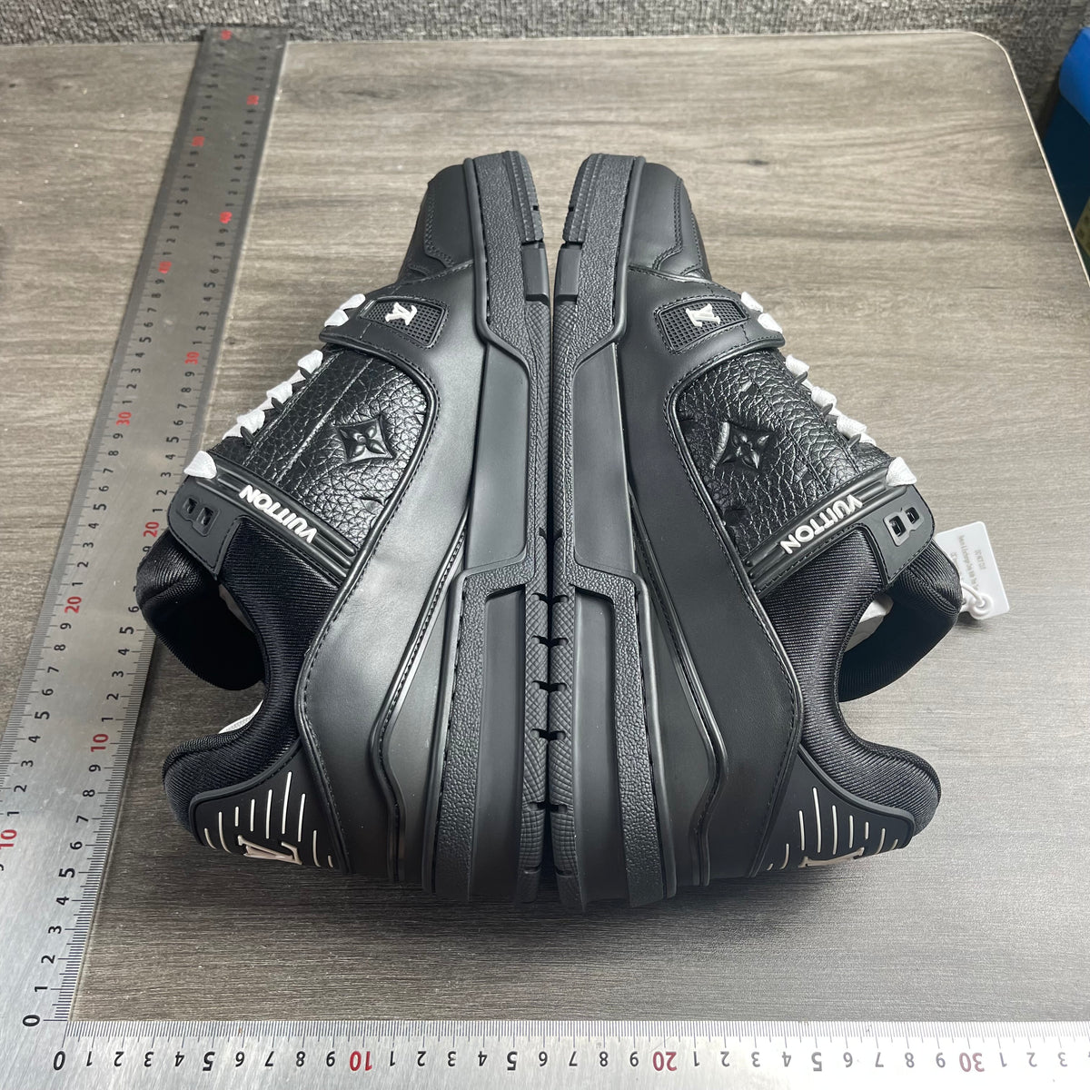LV Trainer Black