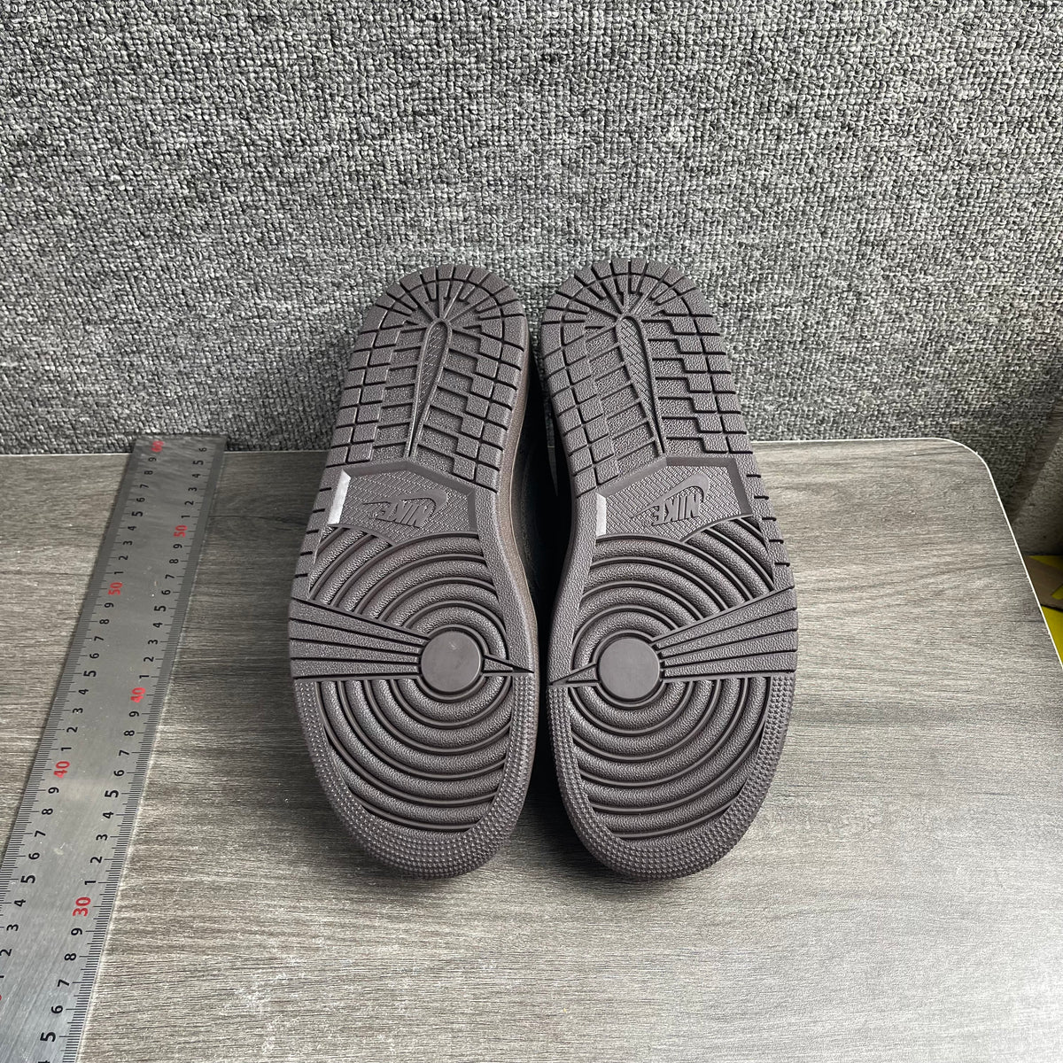 J1 Low Velvet Brown