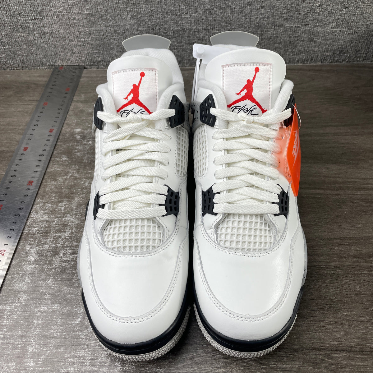 AJ4 White Cement