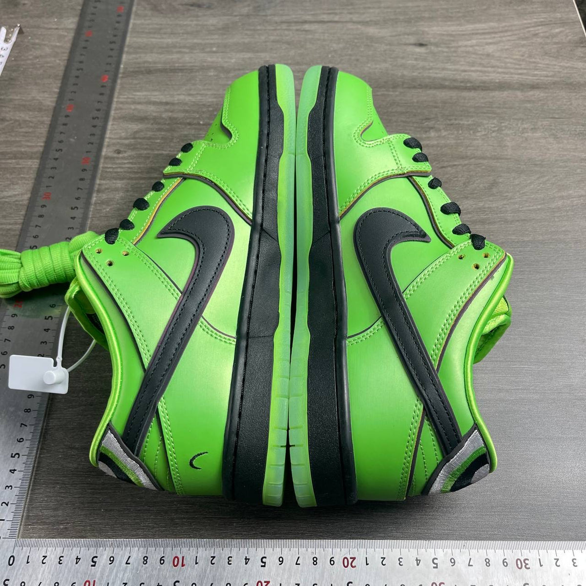 Nike SB Dunk Low The Powerpuff Girls Buttercup