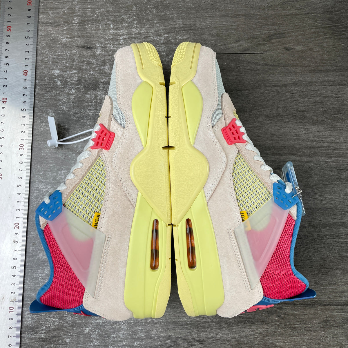 AJ4 Guava Ice