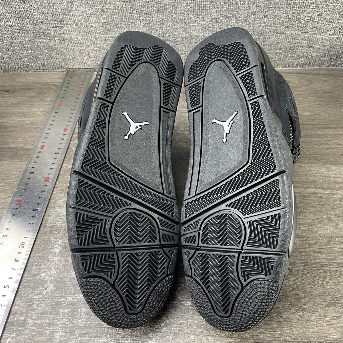 AJ4 Black Cat 2020