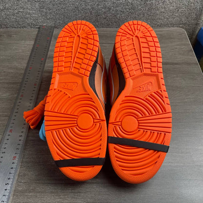Nike SB Dunk Low Orange Lobster