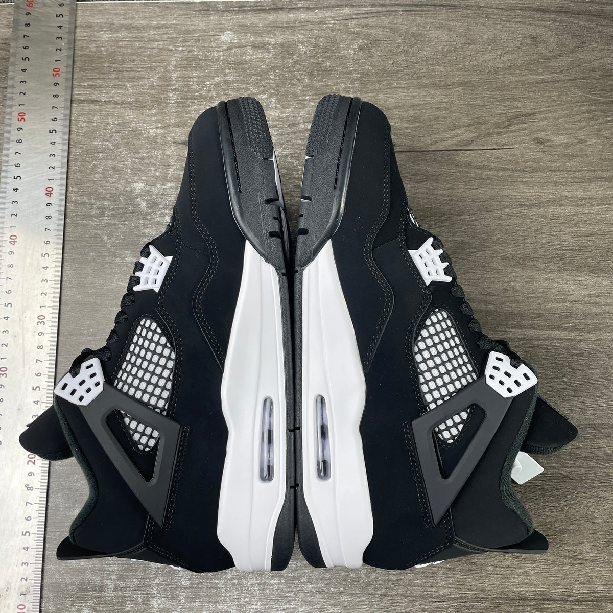 AJ4 White Thunder