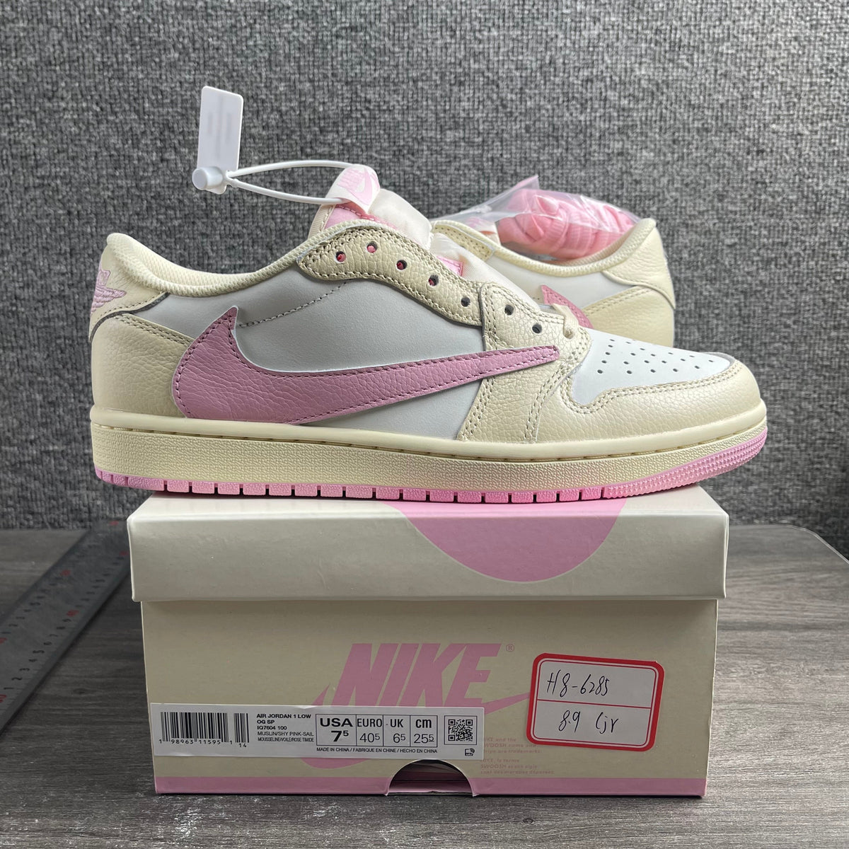 J1 Low Shy Pink