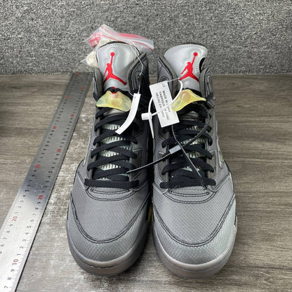 AJ5 Off-White Muslin