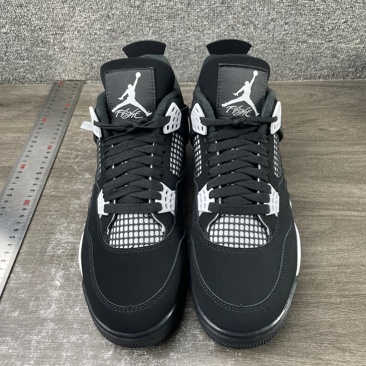 AJ4 White Thunder
