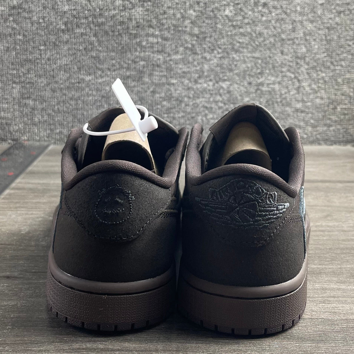 J1 Low Velvet Brown