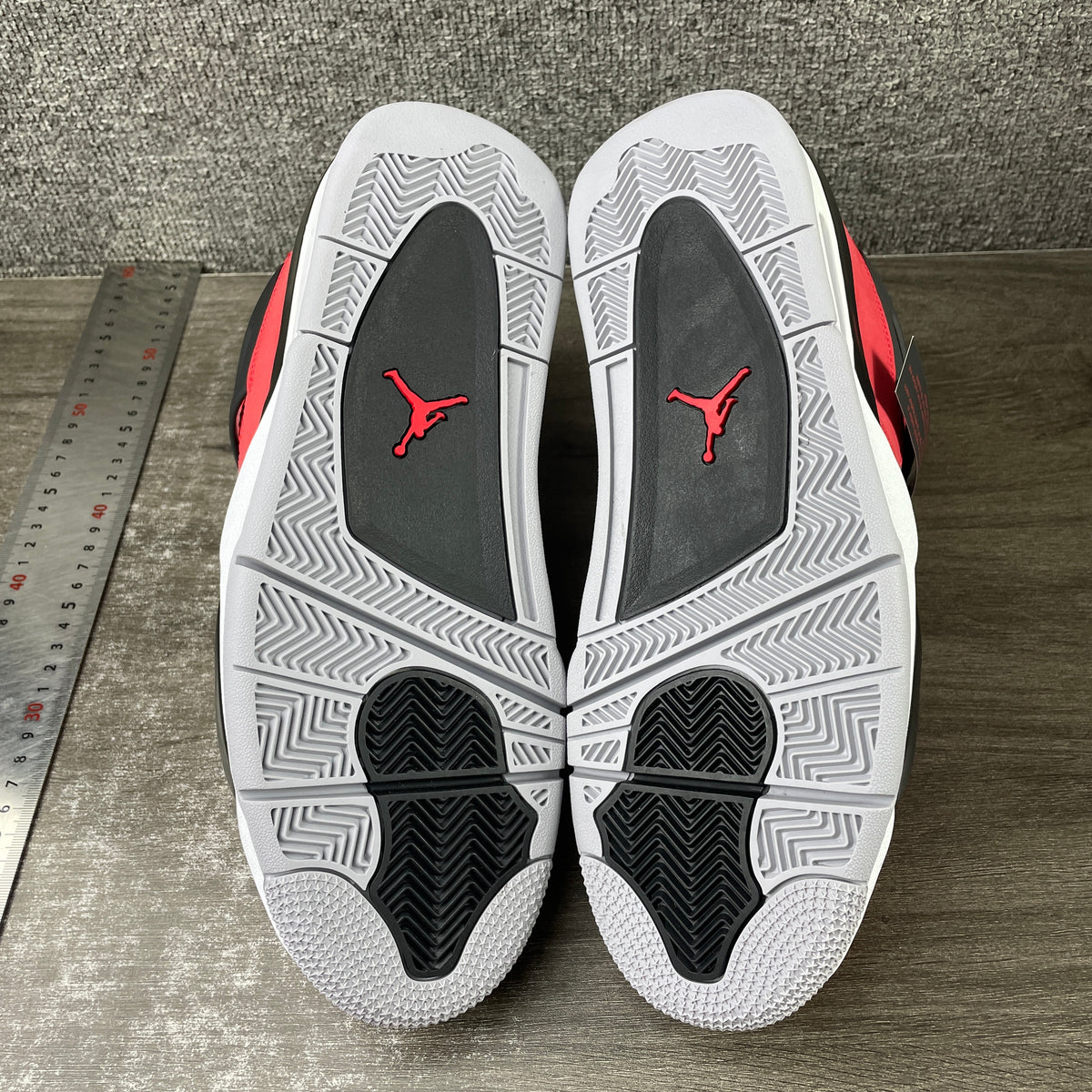 AJ4 Toro Bravo 2026