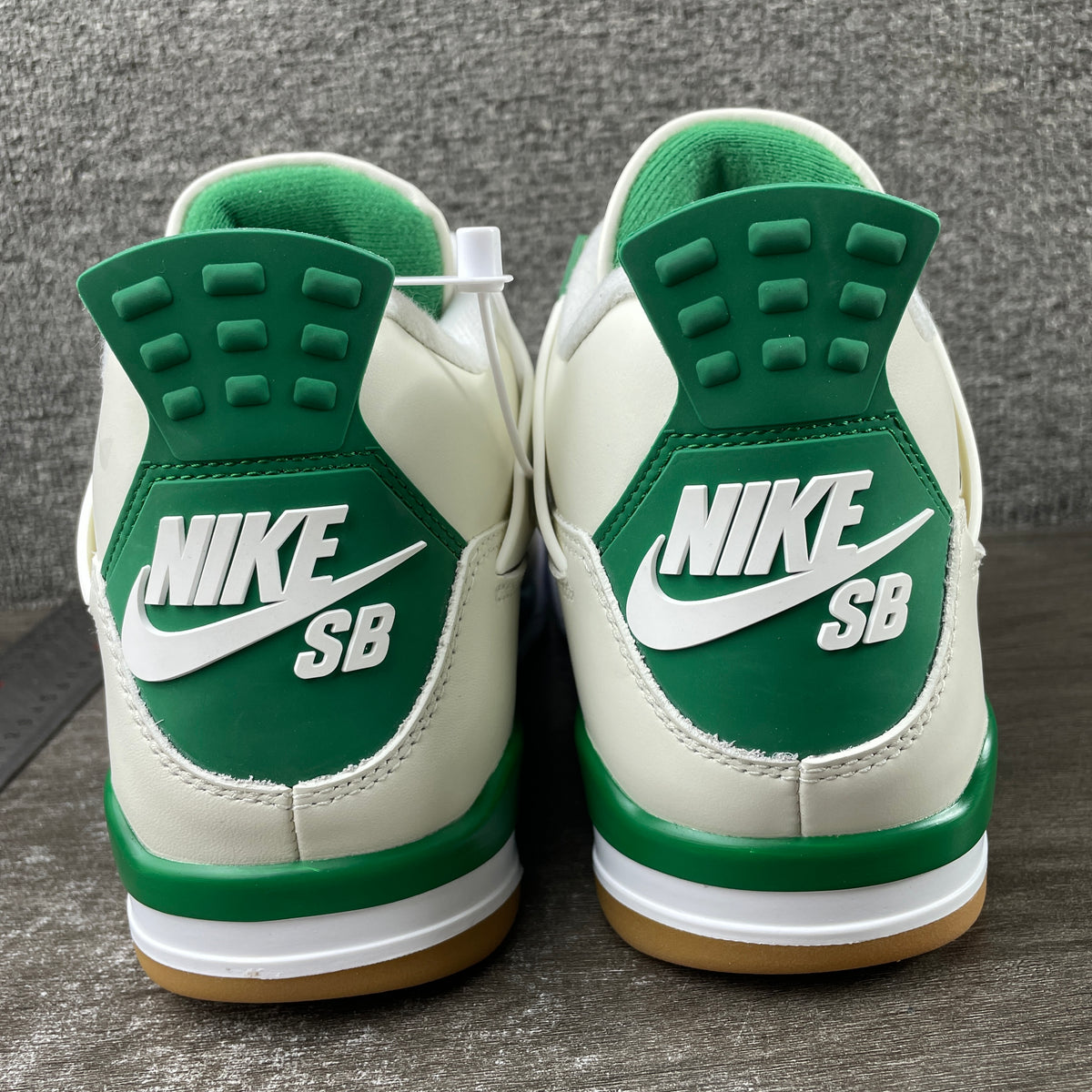 AJ4 SB Pine Green