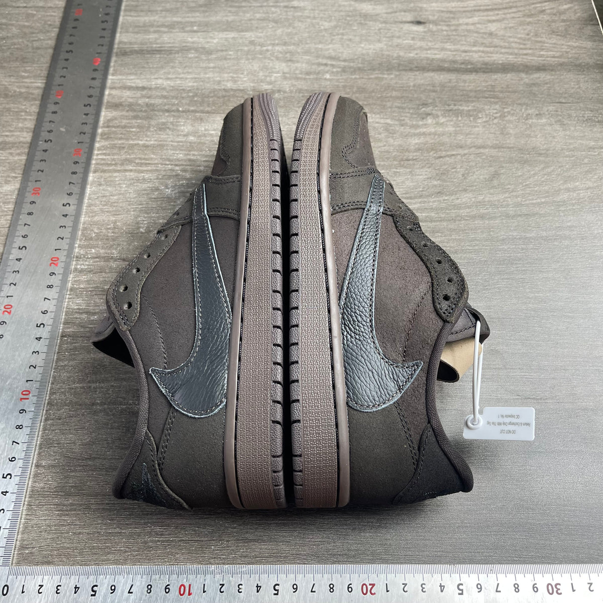 J1 Low Velvet Brown