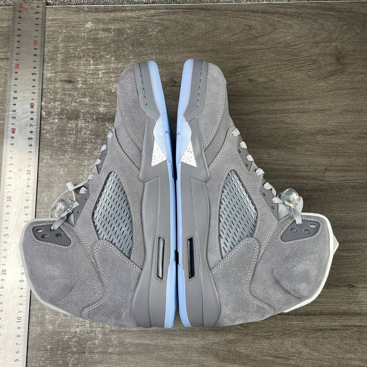 AJ5 Wolf Grey (2026)